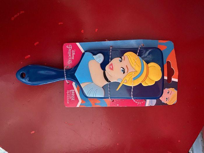 Brosse à cheveux neuf Disney - photo numéro 1