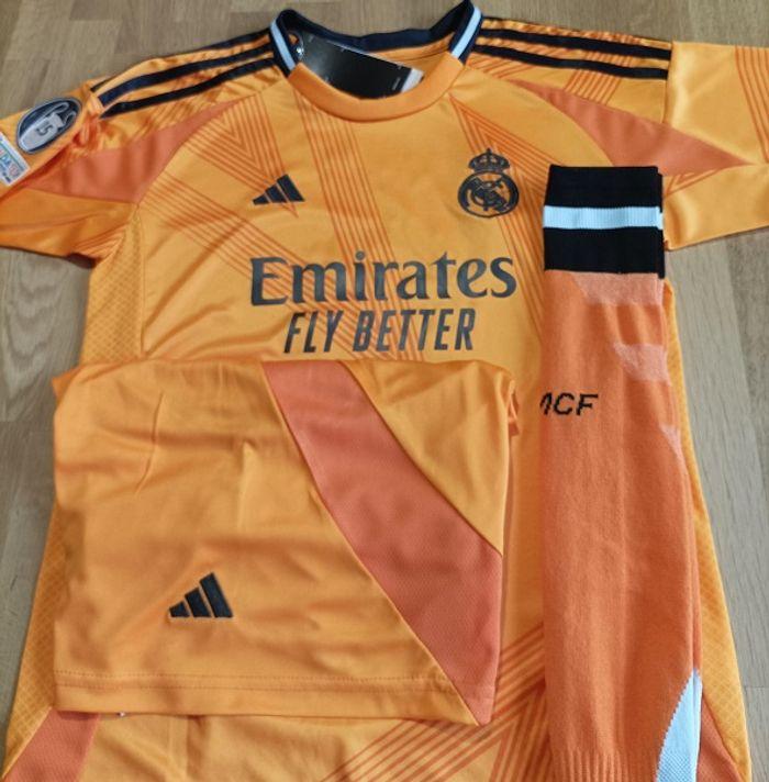 Maillot Mbappe Real Madrid taille 14 ans modèle 2025 Orange Away - photo numéro 2