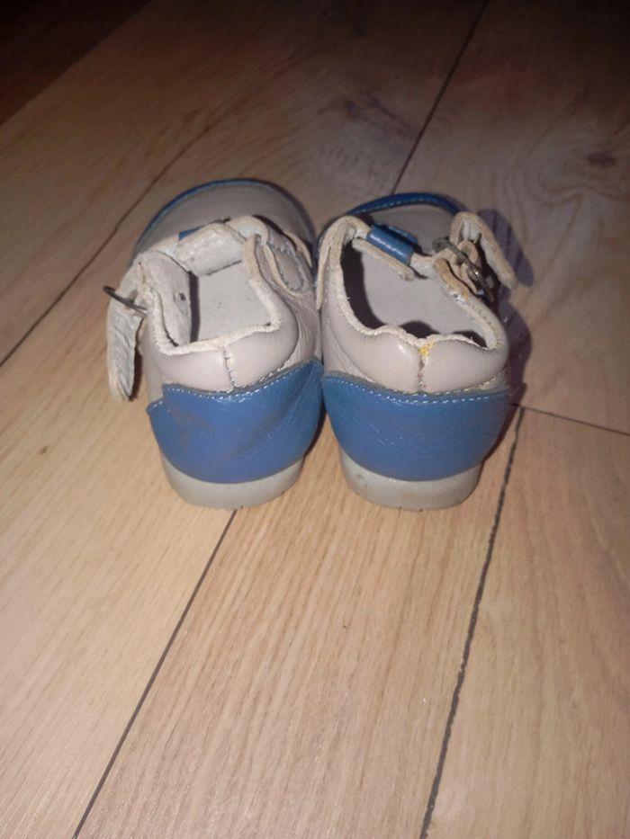 Chaussure enfant taille 19 - photo numéro 2