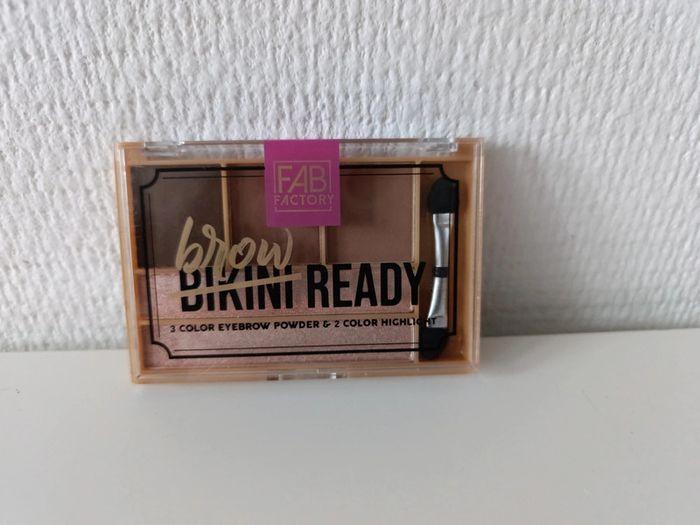 💄Brow Bikini Ready Fab Factory (3 Eyebrow Power et 2 Highlighter)💄 - photo numéro 1