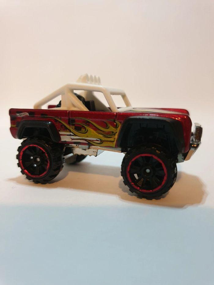 Hot Wheels 2016 Custom Ford Bronco HW Daredevils Bordeau - 1/64 - photo numéro 4