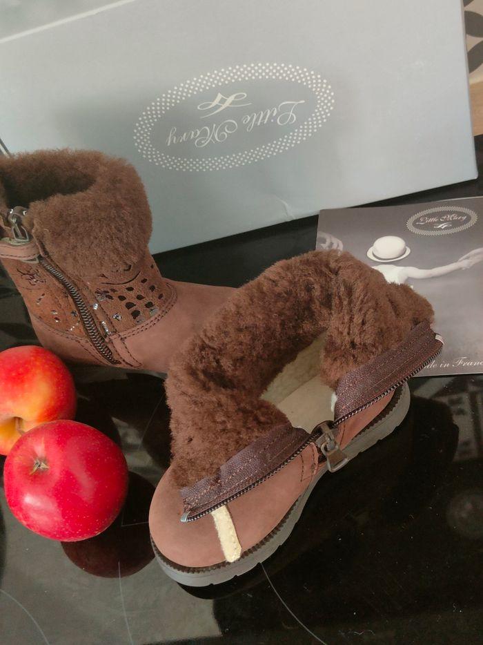 Chaussures chaudes d'hiver fille en cuir tout doux et souple. Taille 22. Neuf - photo numéro 1