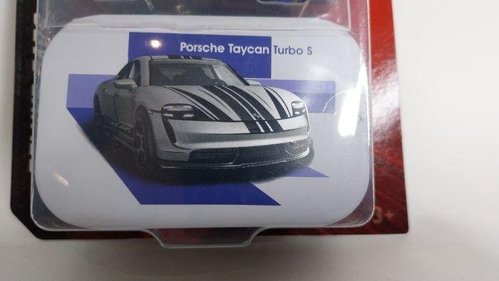 Majorette Porsche Taycan Turbo S Série 60ême Anniversaire - photo numéro 2