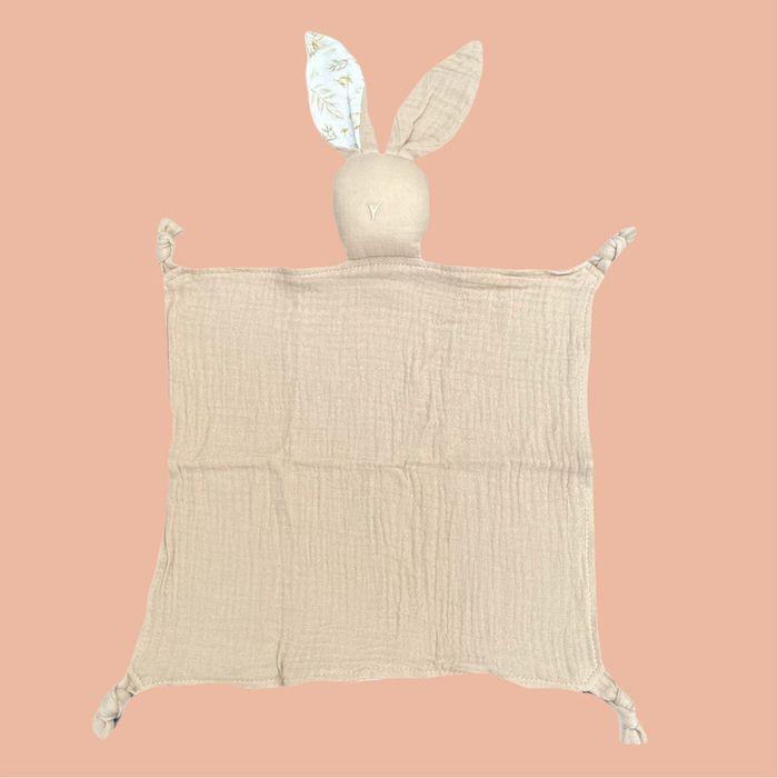 Doudou lapin fleuri