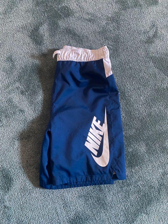 Short Nike bleu, taille L, parfait état - photo numéro 3