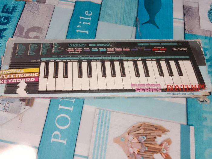 Synthétiseur Bontempi ES 3300 - photo numéro 1