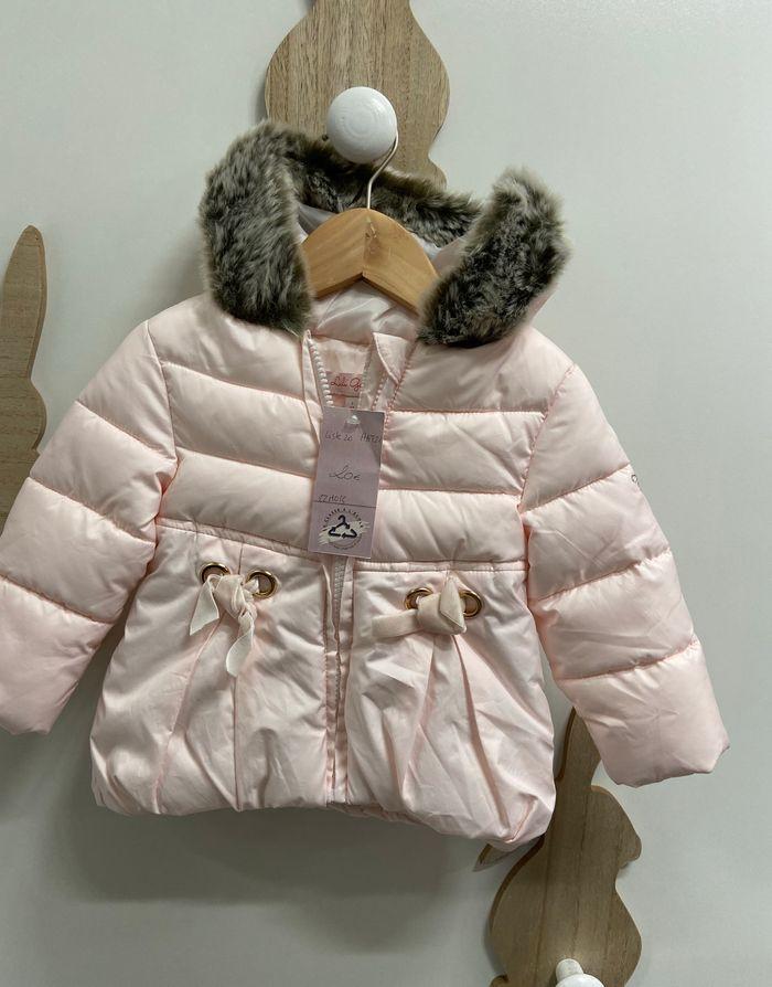 Manteau  Lili Gaufrette rose 12mois type doudoune. Très bon état 20€