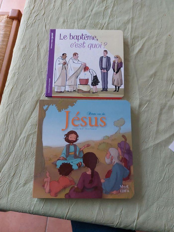 Livre sur le baptême et Jésus