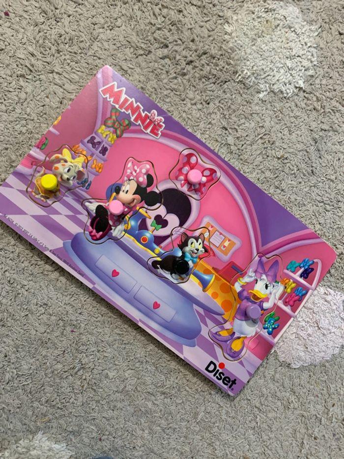 Puzzle 5 pièces encastrables Minnie, de la marque Diset en très bon état - photo numéro 2