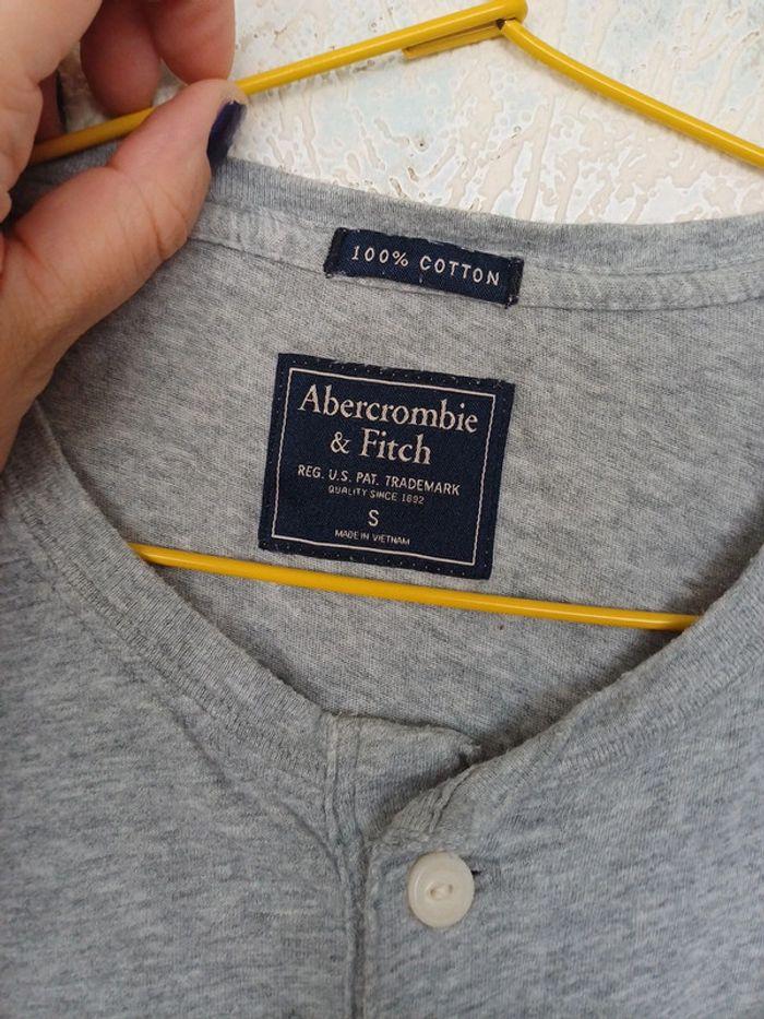 T-shirt 👕 gris abercrombie&Fitch S - photo numéro 3