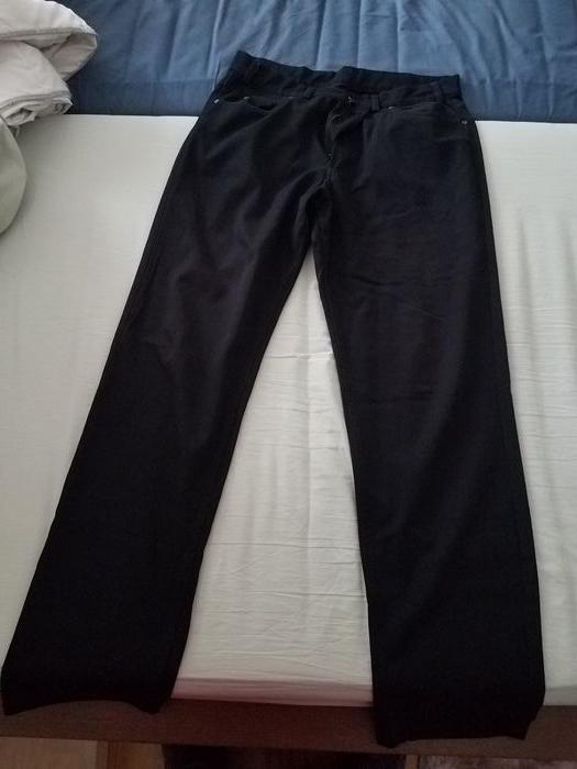 Pantalon noir taille 44 - photo numéro 1