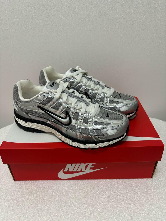 Nike P-6000 Metallic Silver / Argenté - photo numéro 1