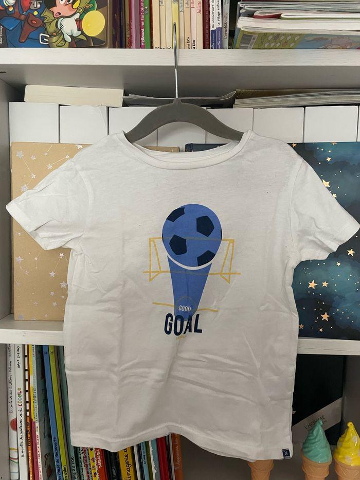 Tee shirt foot okaïdi 4 ans neuf - photo numéro 1