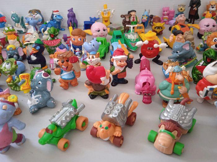 120 figurines/jouets kinder - photo numéro 2