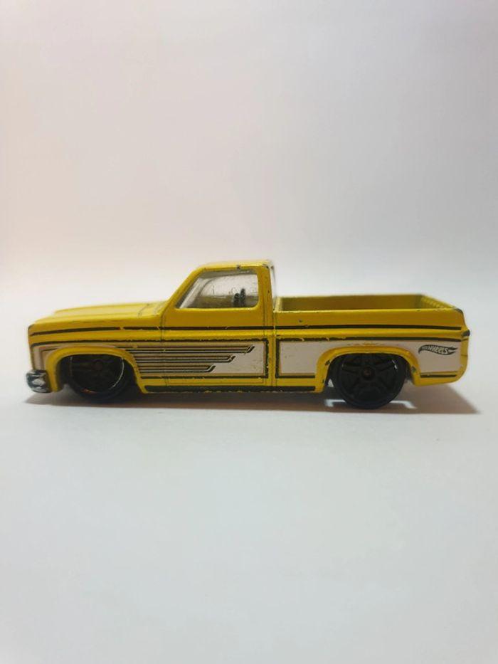 Hot Wheels 83 Chevrolet Chevy Silverado Jaune - 2014 - photo numéro 10