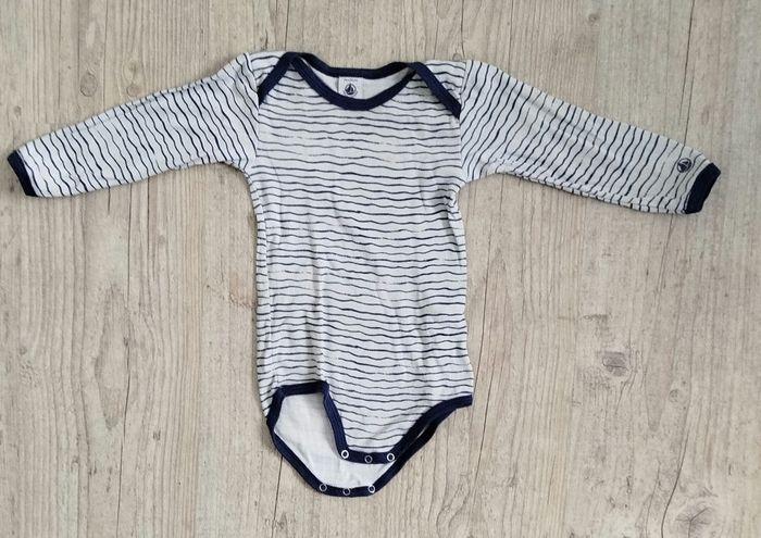 Lot 3 bodies Petit Bateau 24 mois. - photo numéro 4