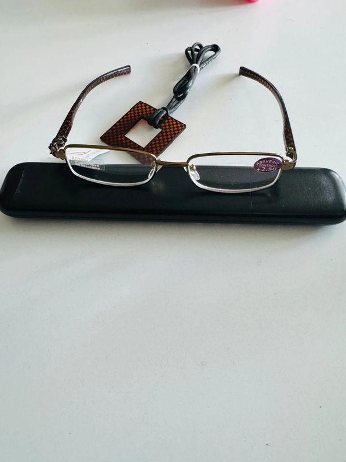 Lunettes de lecture plus collier - photo numéro 2