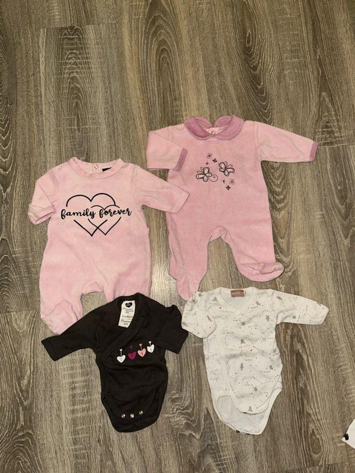 Lot 3 pyjamas velours fille + 4 bodys cache coeur fille naissance - photo numéro 3