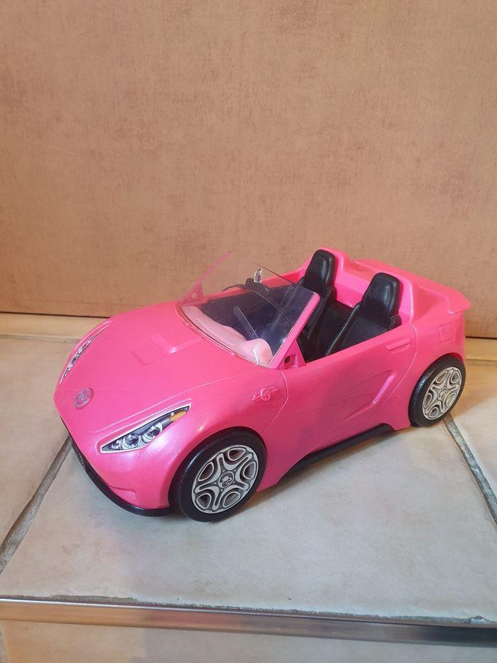 Voiture Barbie cabriolet - photo numéro 1