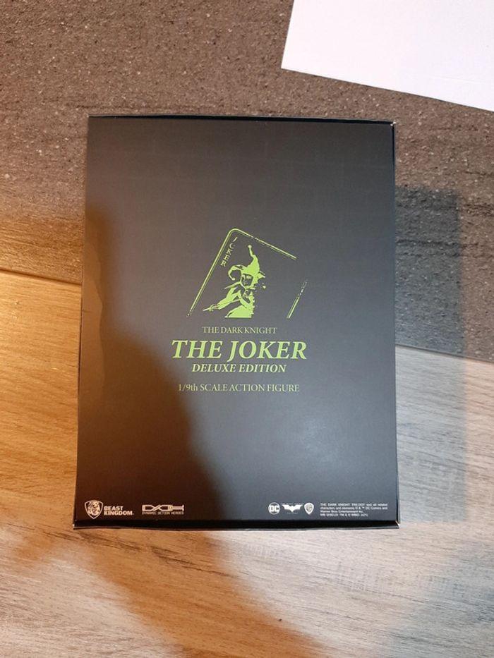 The joker deluxe dark night DC comics - photo numéro 3