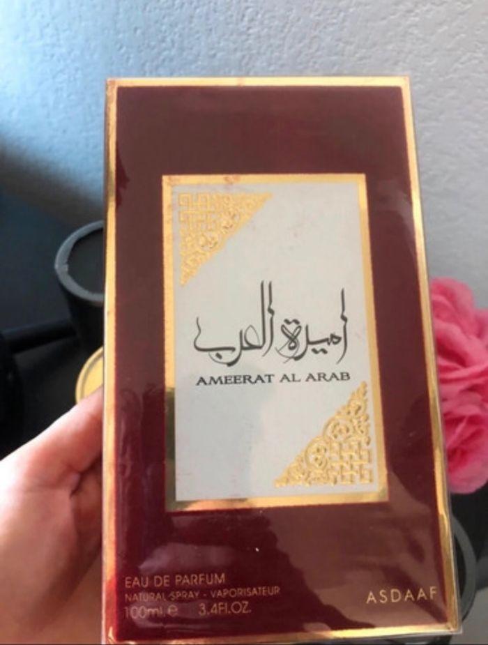 Parfum Dubai Ameerat Al Arab rouge - photo numéro 1