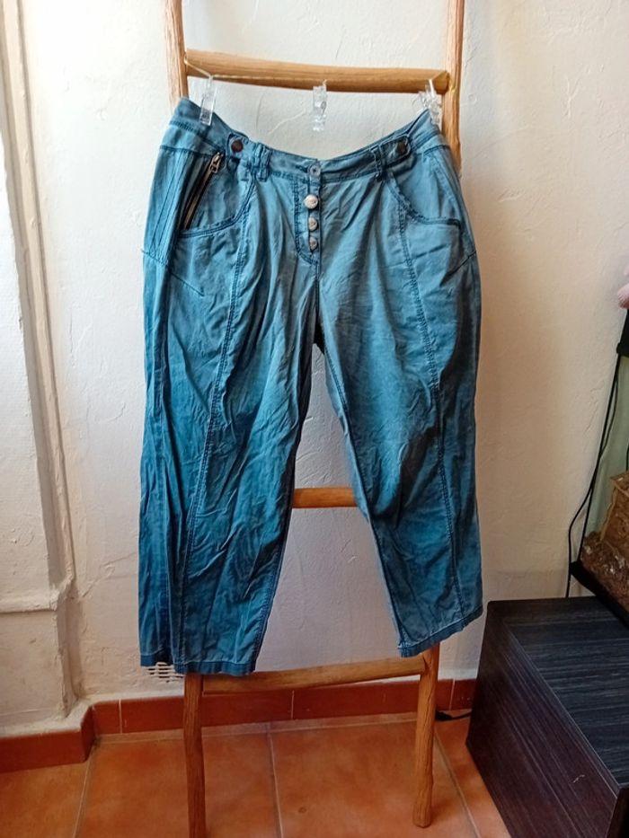 Pantalon court taille 42/44 - photo numéro 1