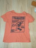 T-shirt dinosaure