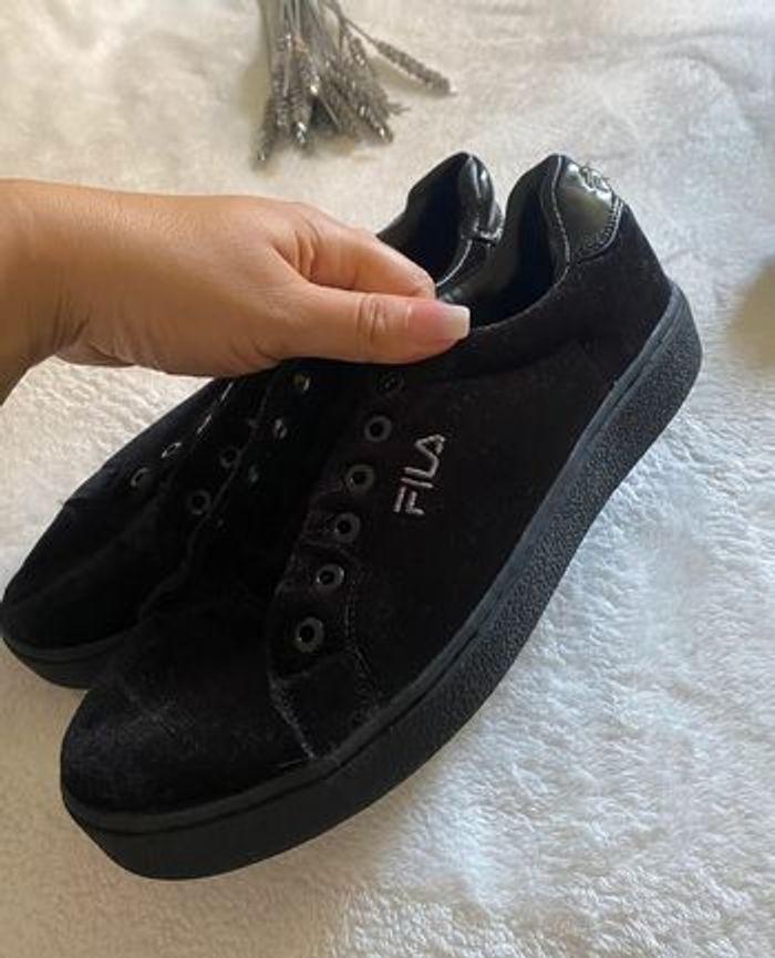 • Superbe Baskets Fila en velours noir (Vendu sans lacets) • - photo numéro 7