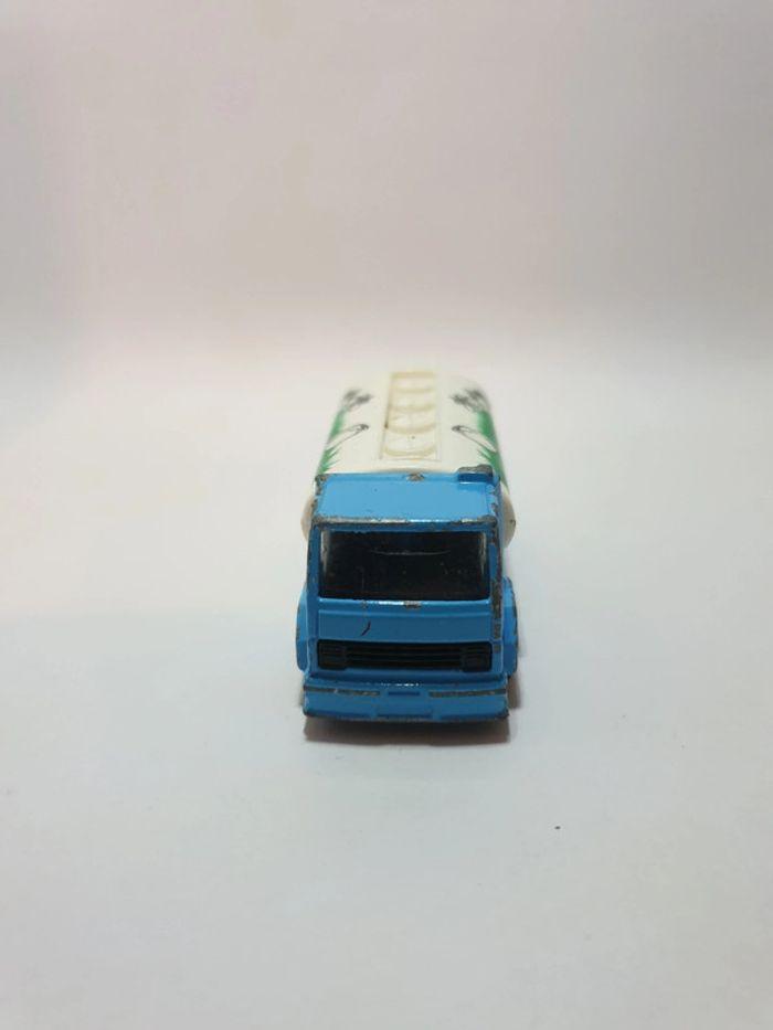 Majorette 241-245 - Camion Citerne Lait - Ford - 1/100 - photo numéro 2