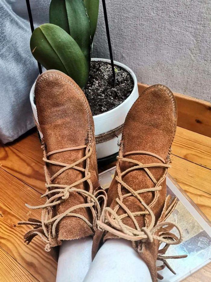 Bottes mi-hautes  / bases  en daim minnetonka taille  38 - photo numéro 6