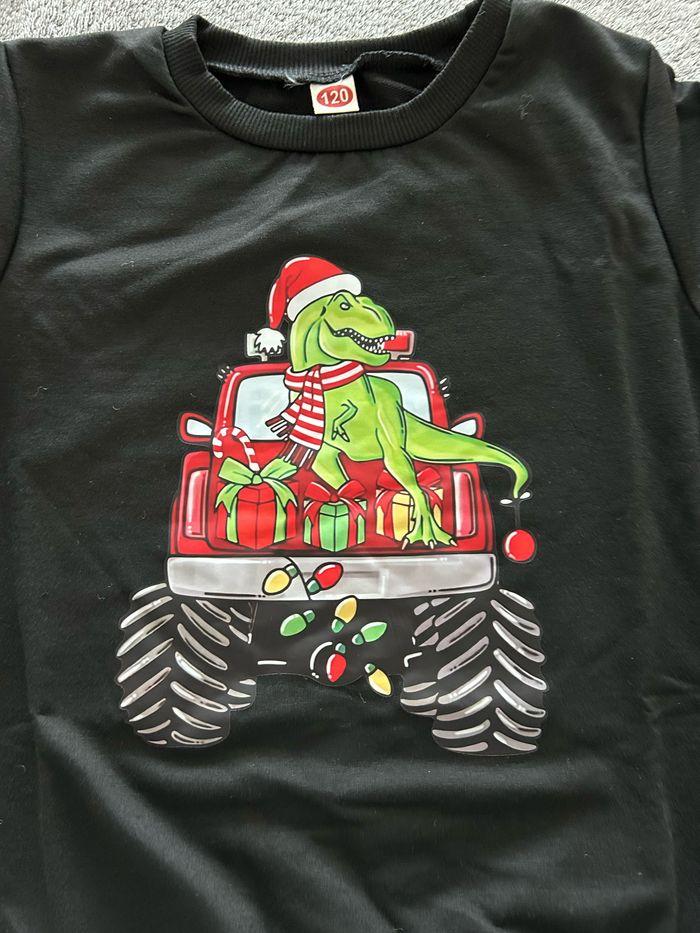 Pull de Noël dinosaure & voiture - photo numéro 2