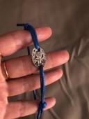 Bracelet avec filet bleu