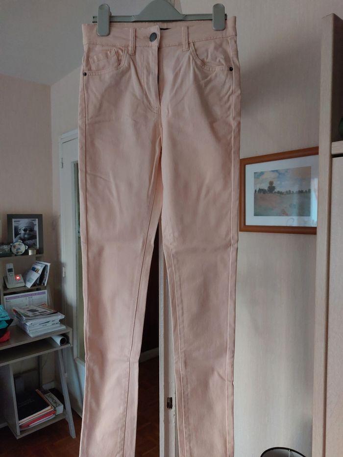 Pantalon saumon. T 12 ans. Kiabi. Très bon état. - photo numéro 1