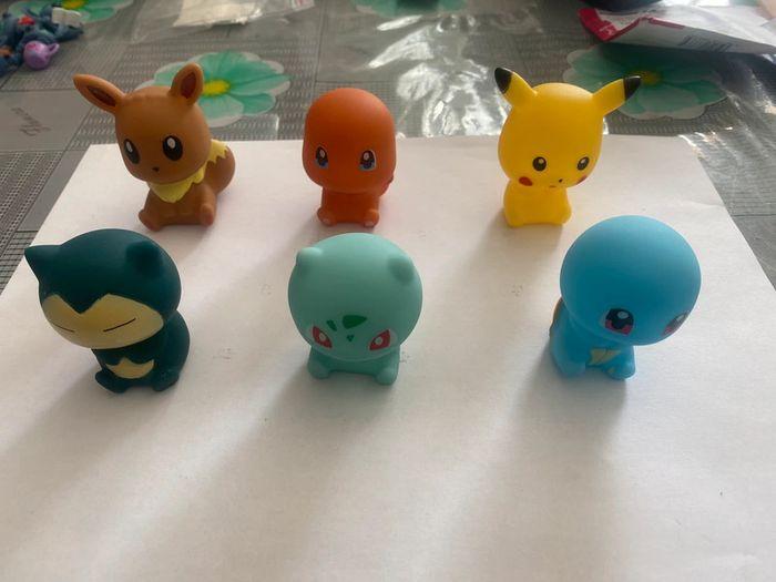 Lot de figurines Pokémon