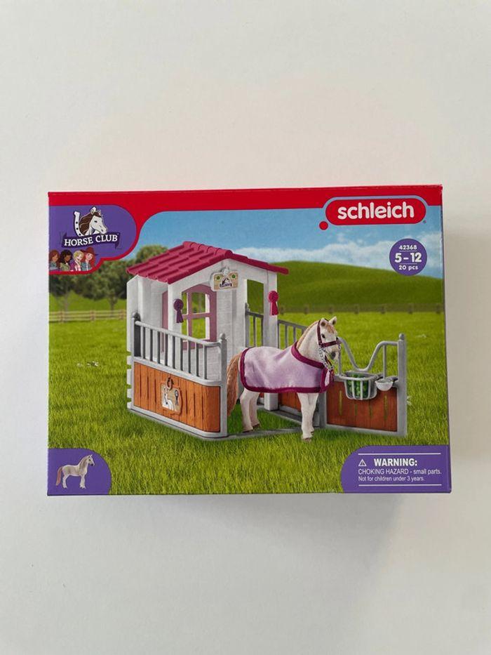 Schleich 42368 horseclub box avec jument - photo numéro 1