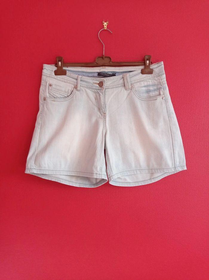 Short Kiabi jean bleu clair taille 40 Confortable - photo numéro 1