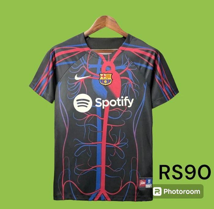 Maillot barcelone Maillot 23/24 taille M  produit neuf emballer - photo numéro 1