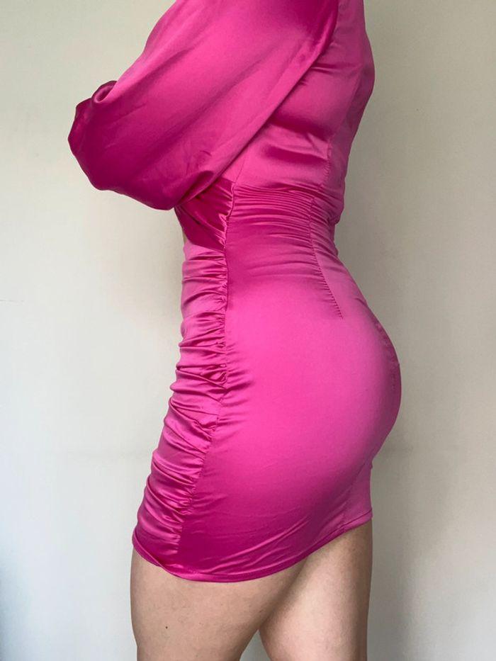 Robe de soirée rose satinée - photo numéro 3