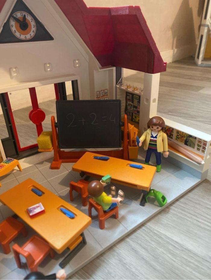 École playmobil - photo numéro 1