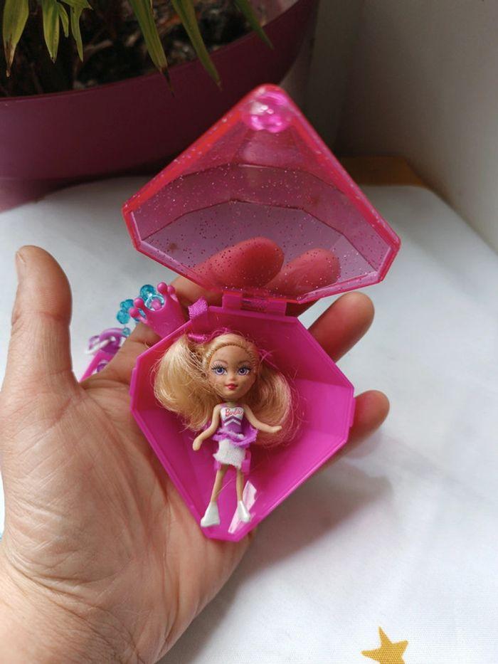 2009 2002 mini small poupée pocket mattel barbie diamant rose pink petite club peekaboo b princesse - photo numéro 3