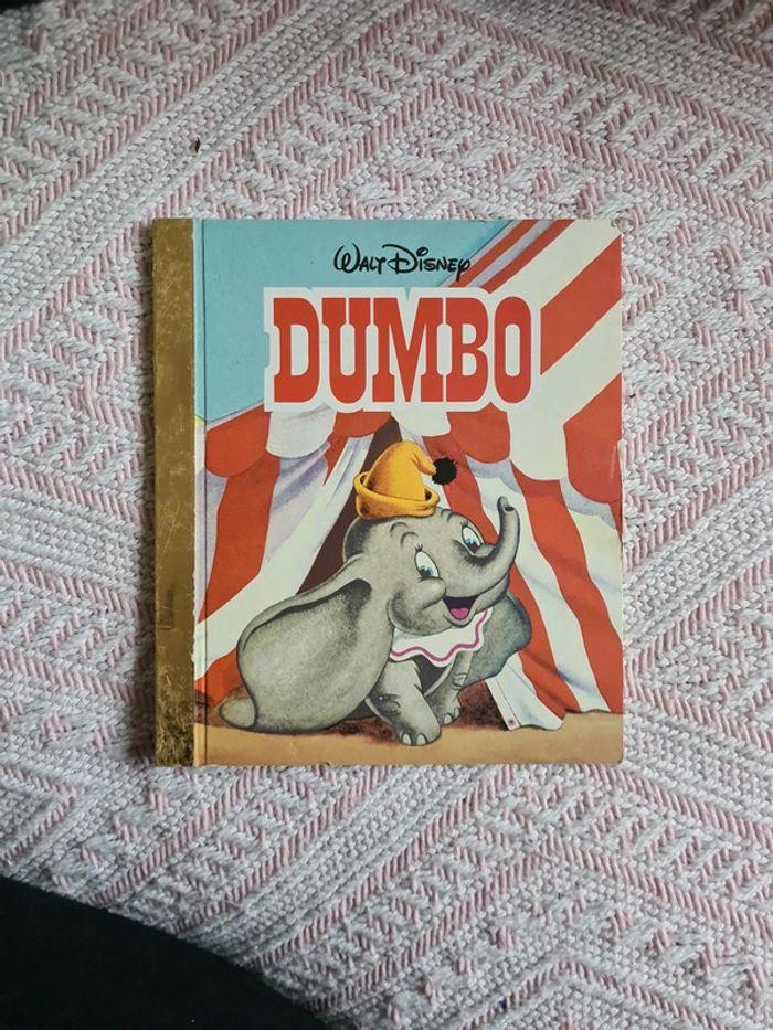 Dumbo Walt Disney  livre d'or - photo numéro 1