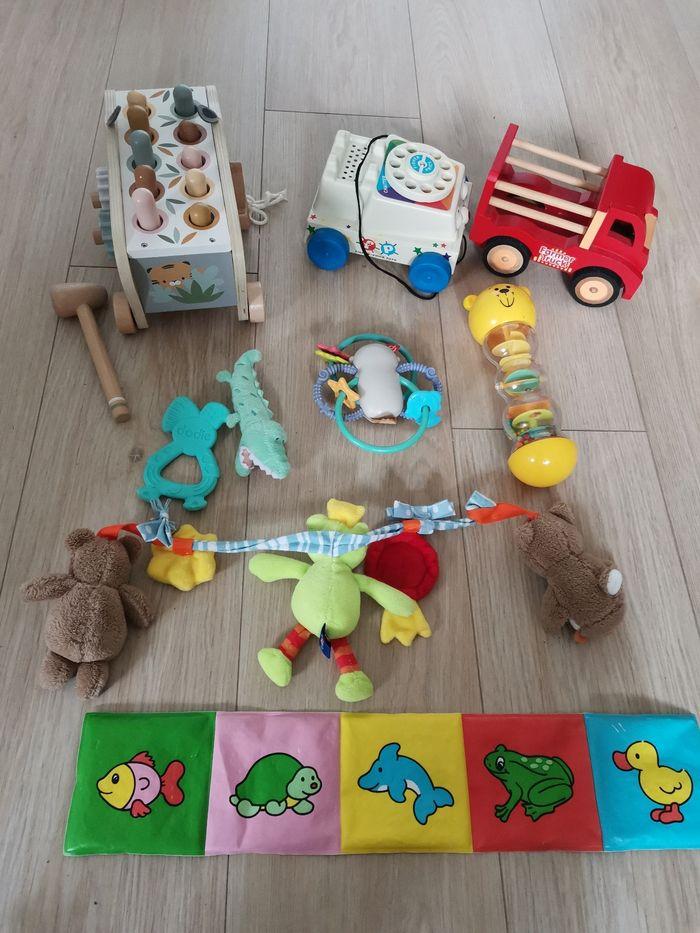 Lot de jouets - photo numéro 2