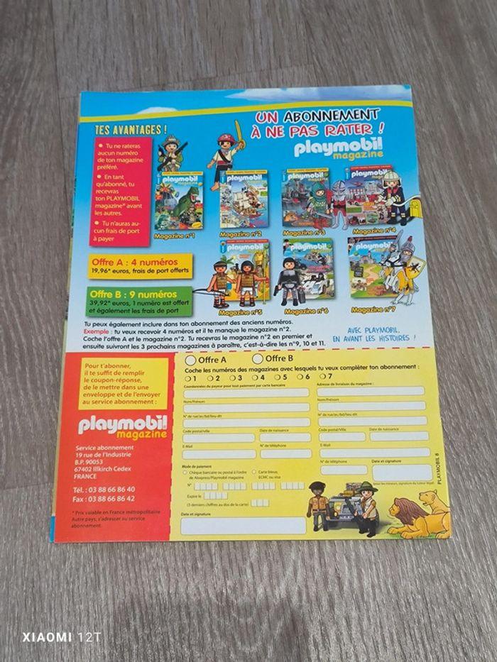 Livre Playmobil numéro 8 + poster - photo numéro 2