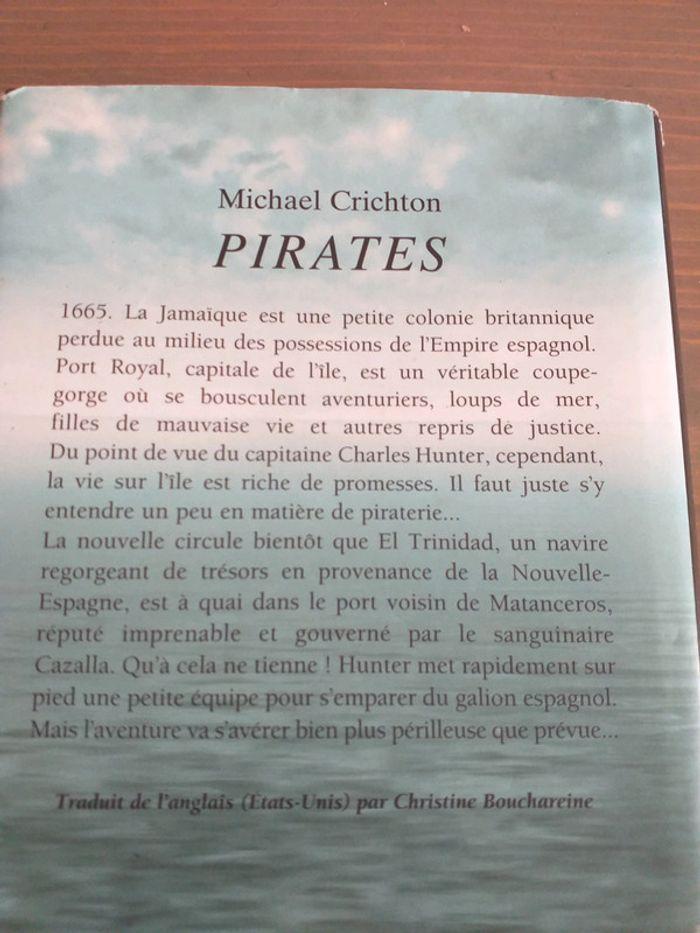 Livre Pirates de M Crichton - photo numéro 2