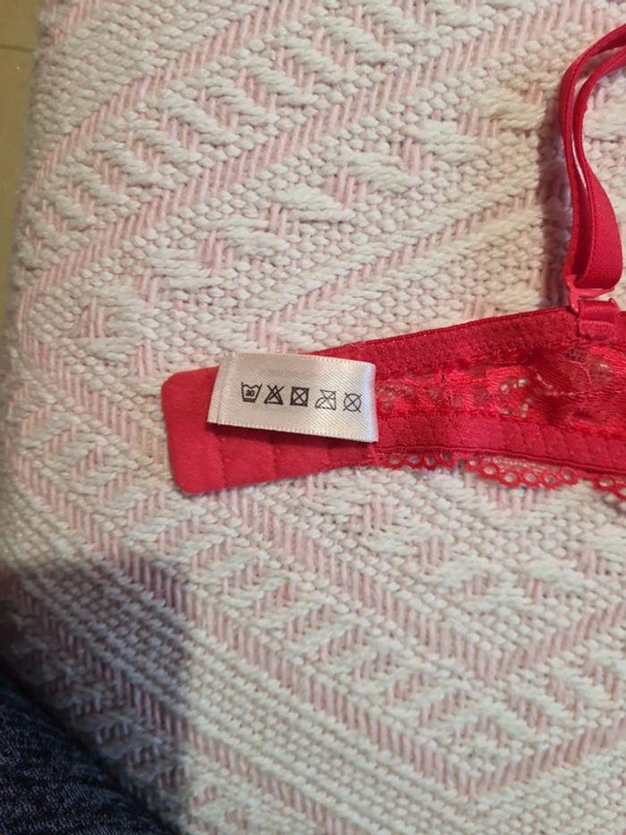 Soutien gorge rouge corail 90B - photo numéro 11