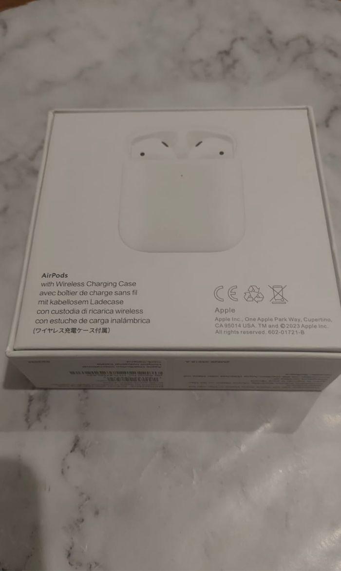 AirPods 2eme génération - photo numéro 2