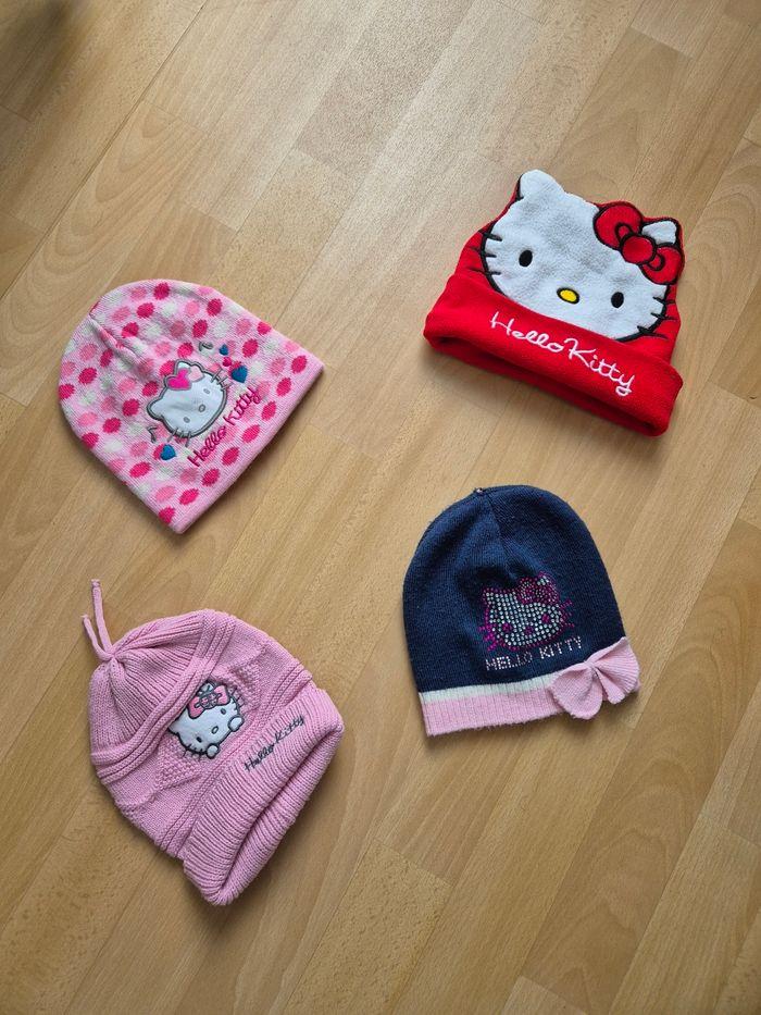 Lot de 4 bonnets Hello Kitty