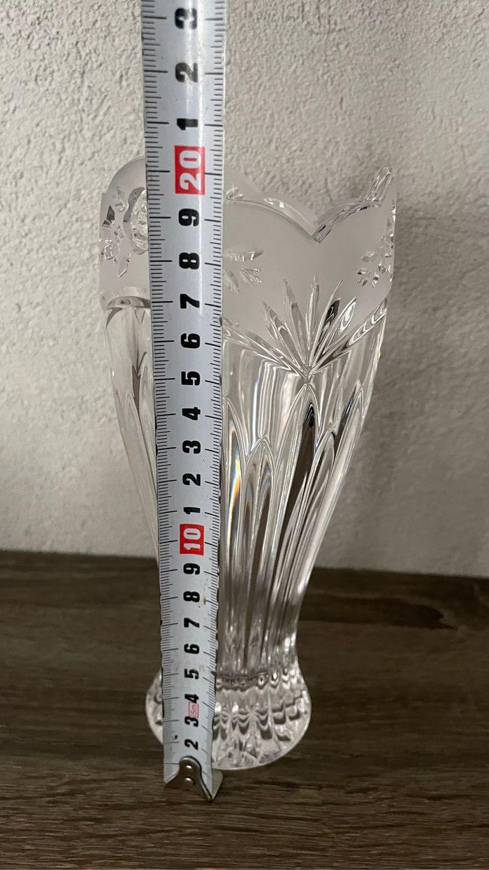 Vase taillé travaillé transparent en verre - photo numéro 5