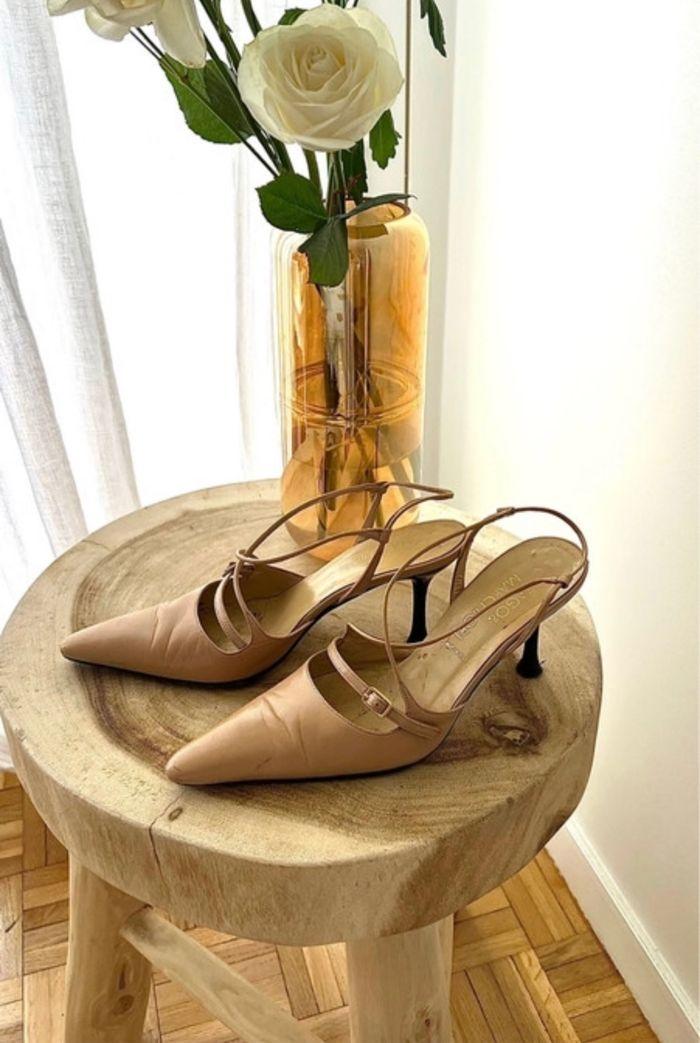 Chaussures escarpins à talons bout pointus beige en cuir et bride vintage zago et marchiori / Beige pointed toe heel pump shoes in leather and vintage strap slingback - photo numéro 5