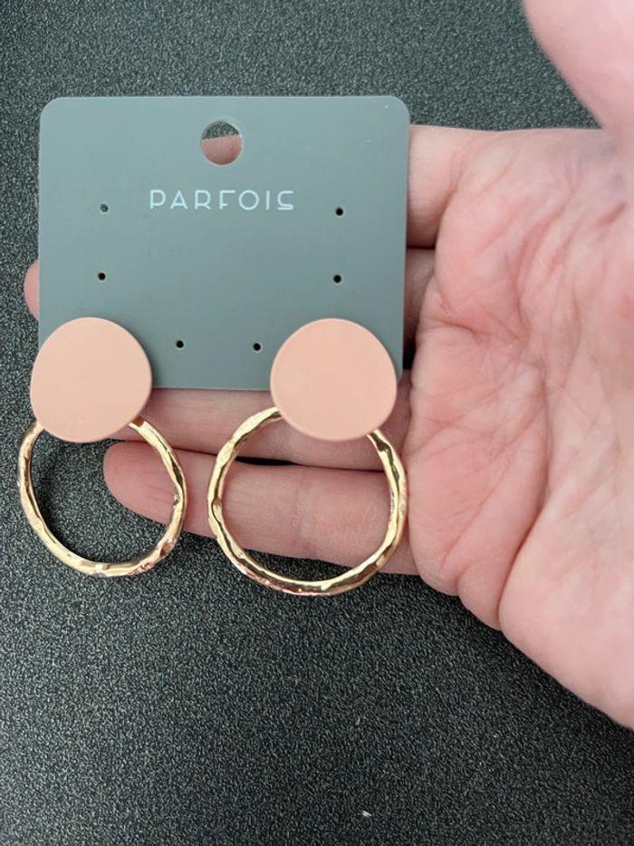 Paire de boucle d’oreilles rose et doré Parfois neuve - photo numéro 2